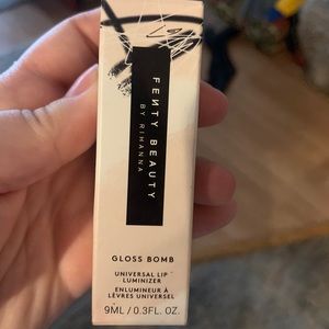 FENTY LIPGLOSS | FU$$Y